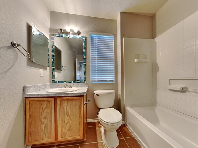 Building Photo - 6255 Gillian Park Dr