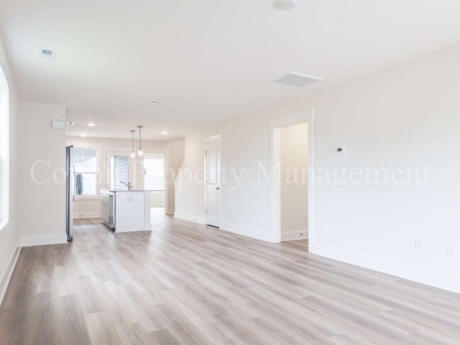 Building Photo - 29 W Pioneer Wy