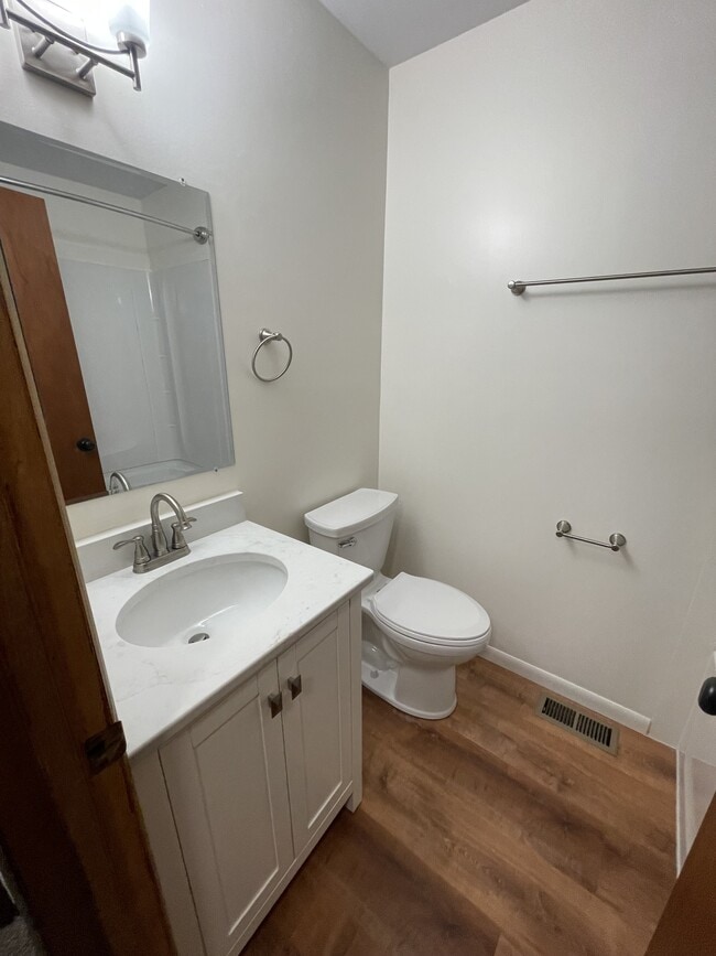 Building Photo - 2177 Woodleaf Ct