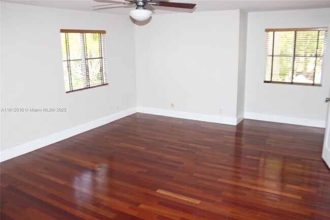 Building Photo - 1342 Crossbill Ct