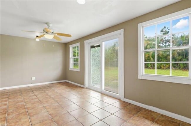 Building Photo - 4520 SE 11th Pl