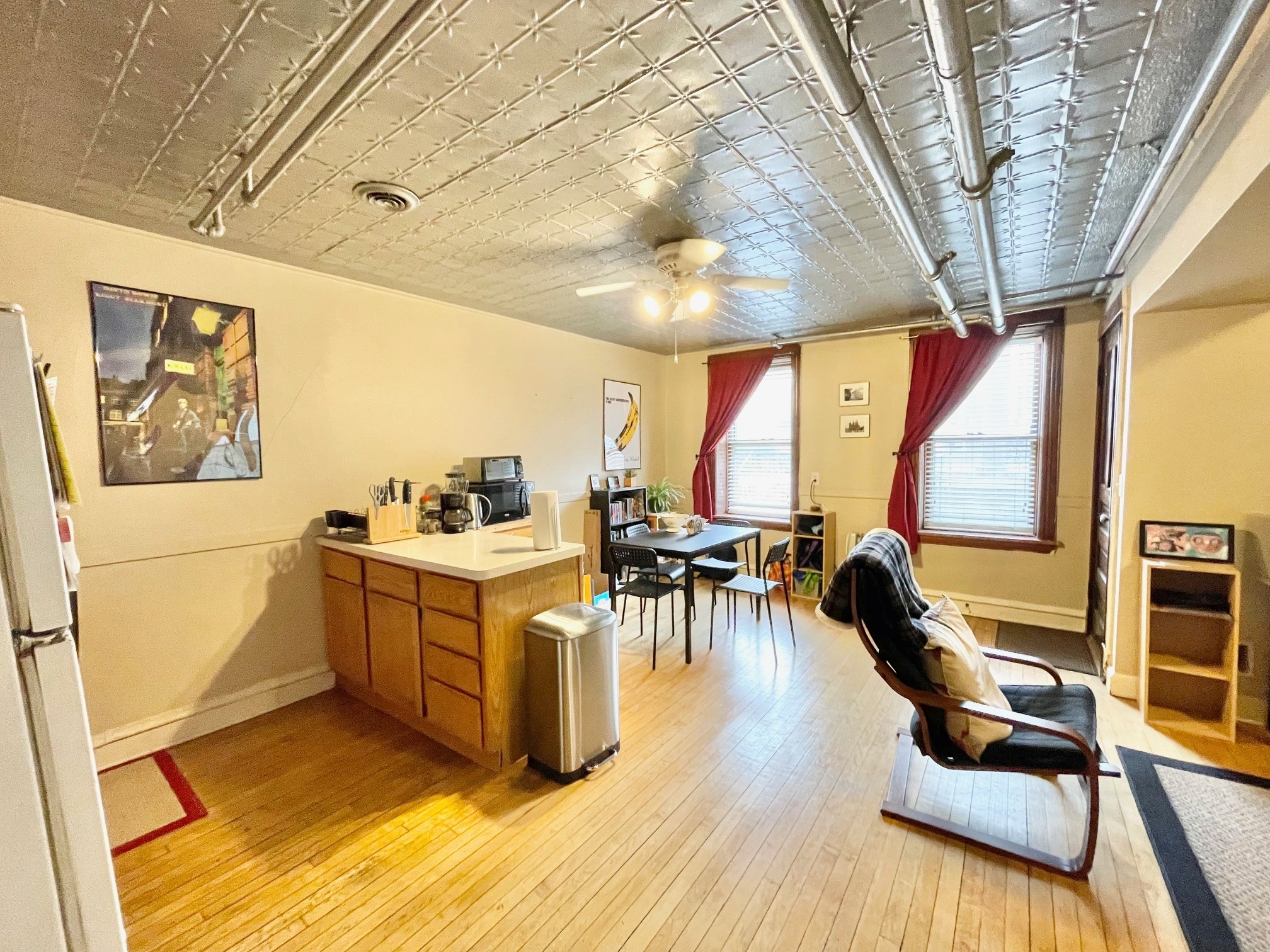 Building Photo - 2334 W Belden Ave