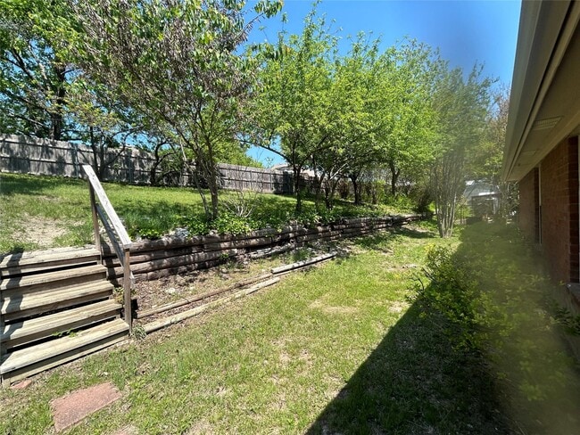 Building Photo - 1712 Creekside Ave