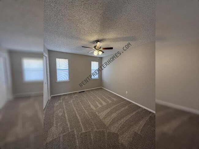 Building Photo - 1720 SE 7th St