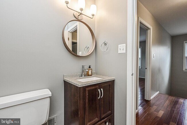 Building Photo - 5572 Kendrick Ln