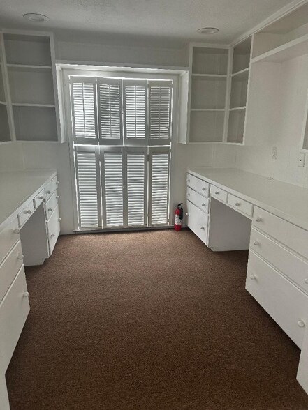 Building Photo - 10220 Marsh Ln