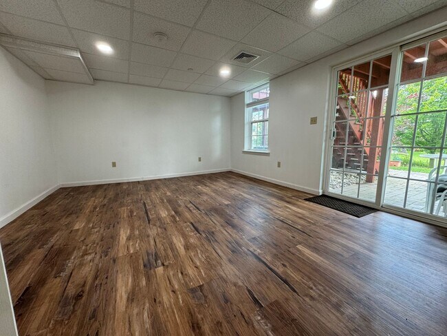 Building Photo - THREE BEDROOM TOWNHOUSE- East Penn Schools