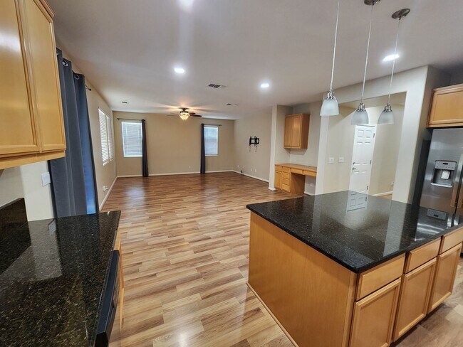 Building Photo - Inviting and Warm 3 Bedroom 2 Bath Home in Newman CA