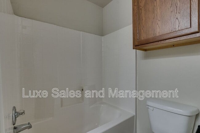 Building Photo - 1736 W Palm Pl