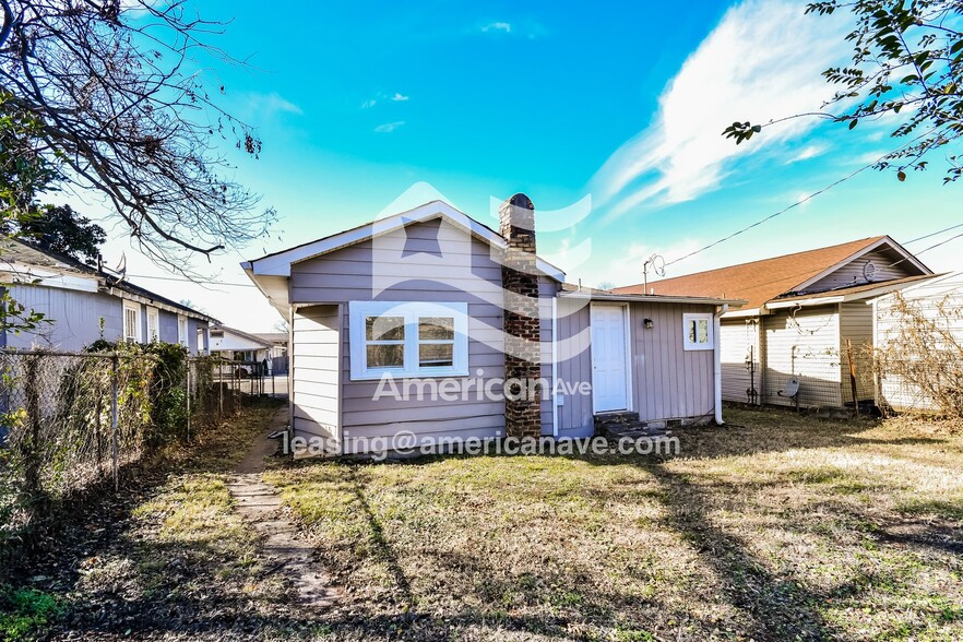 Building Photo - 1615 1st St S