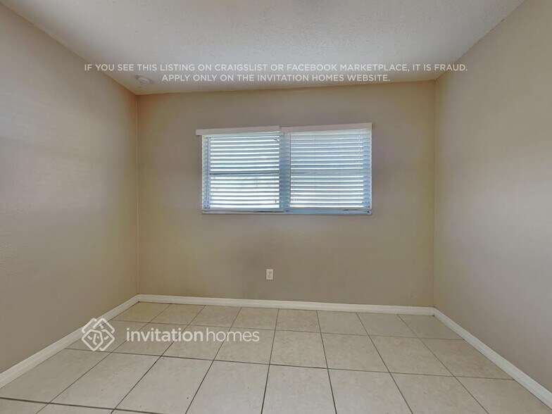 Building Photo - 6417 N Gomez Ave