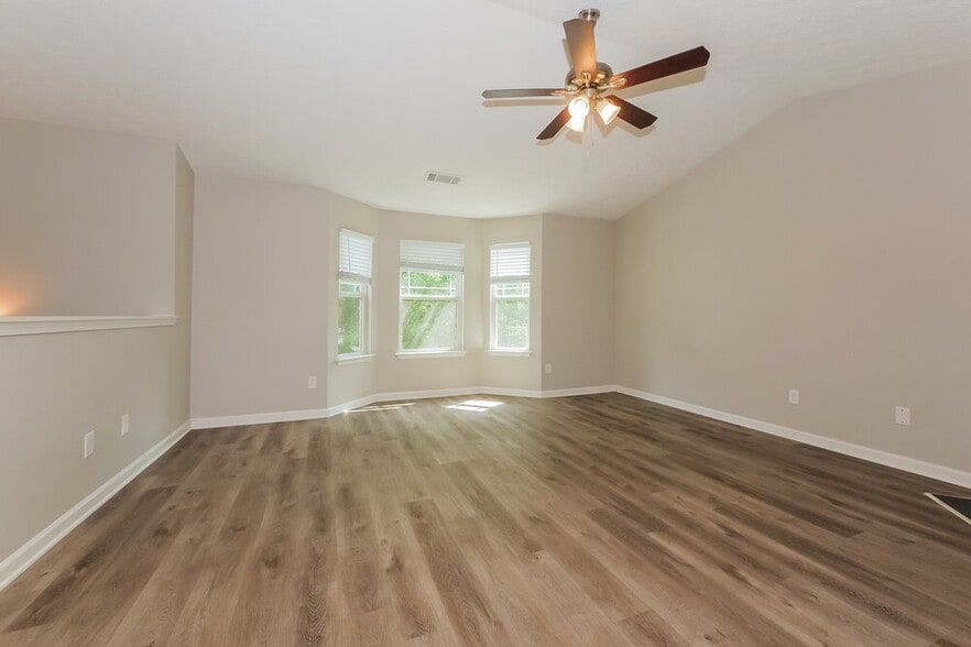 Building Photo - 3901 Alderwoods Dr