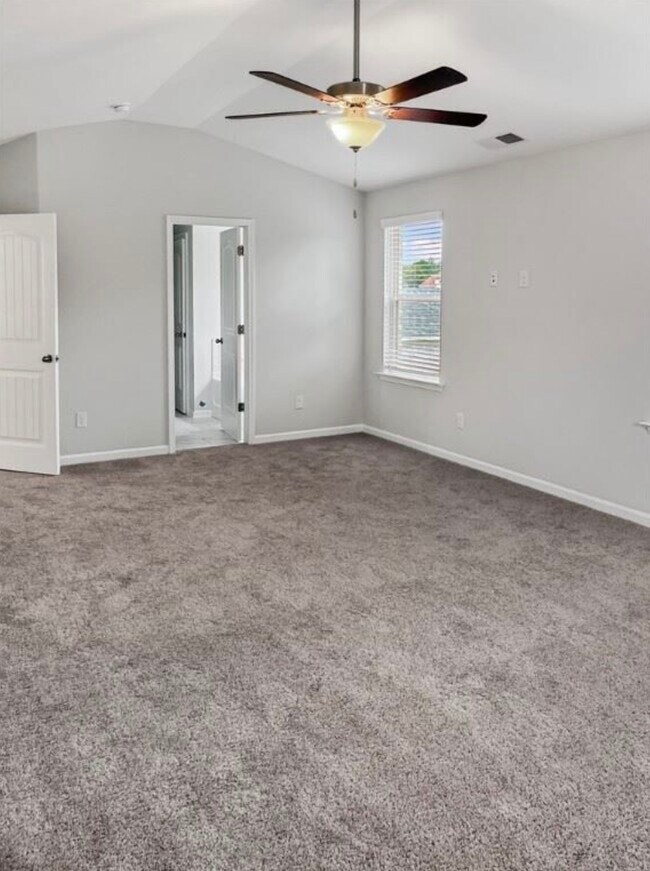 Building Photo - 2115 Teale Ln