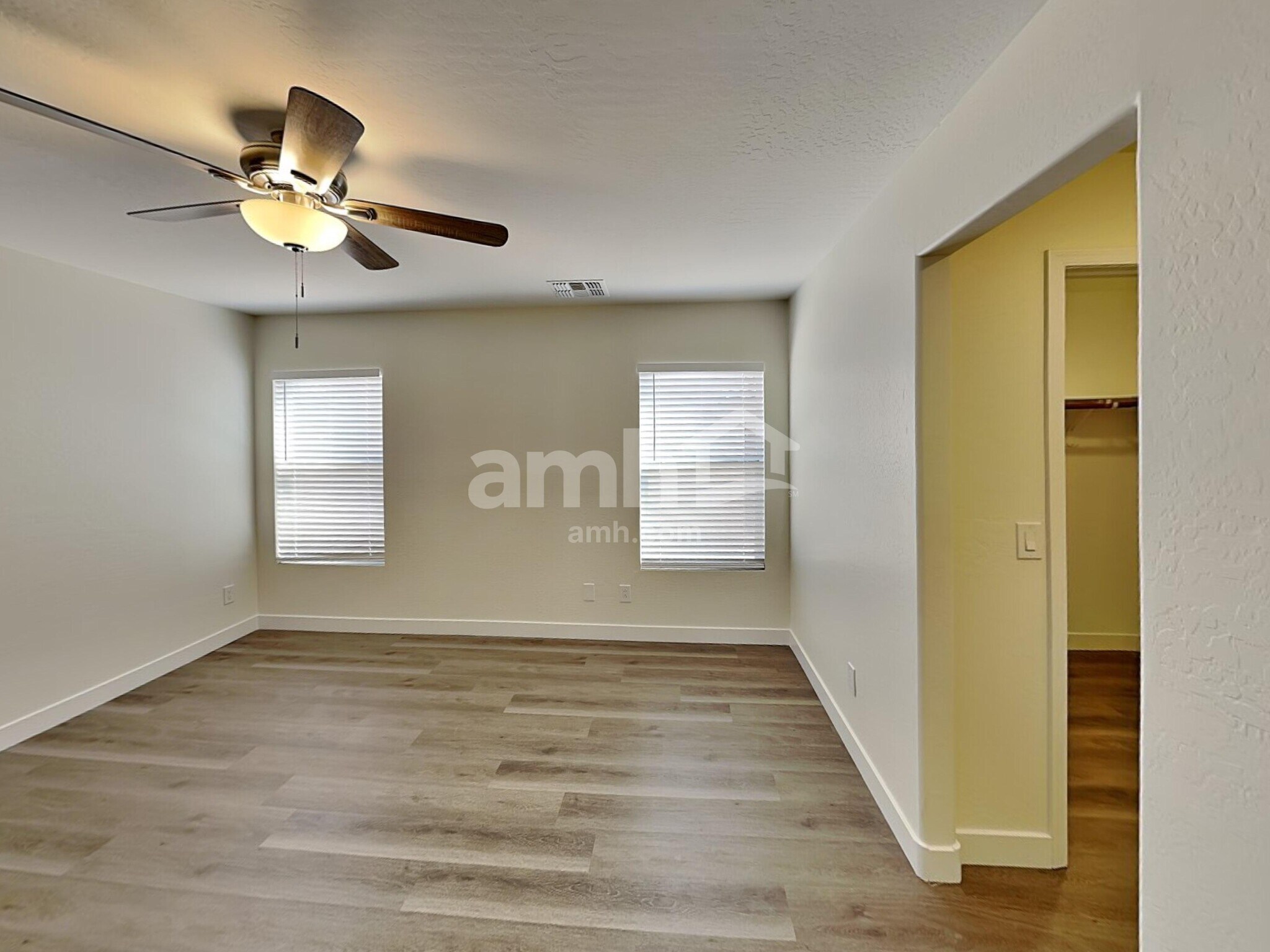 Building Photo - 22428 W Solano Dr