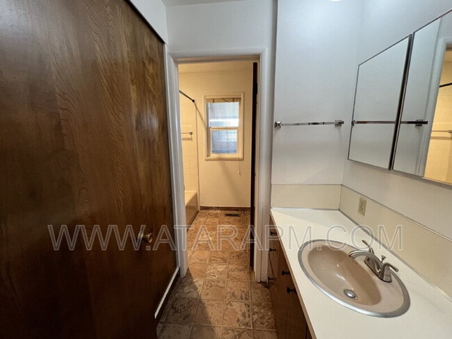 Building Photo - 270 2020 N