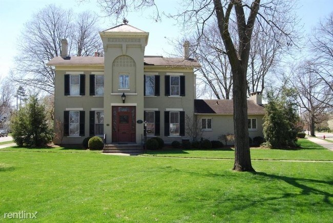 Primary Photo - 219 S Main St