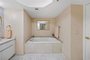 Building Photo - Collins Avenue, Sunny Isles Beach, FL 33160 - 3 BR 3 BA condo