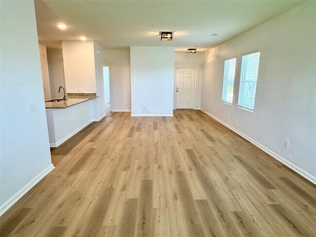 Building Photo - 10141 Pappas Dr