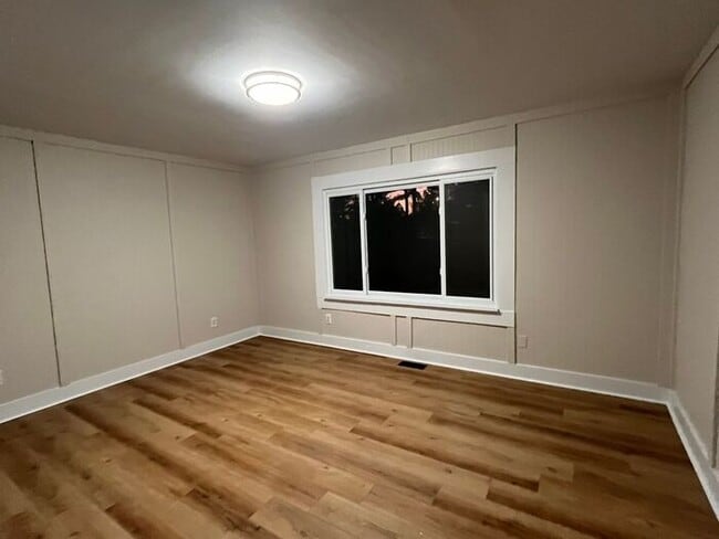 Building Photo - 2135 Turnpike Rd