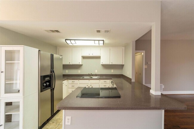 Building Photo - Rosedale Duplex