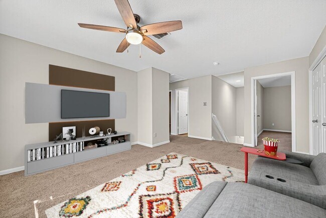 Building Photo - 7126 White Willow Ln