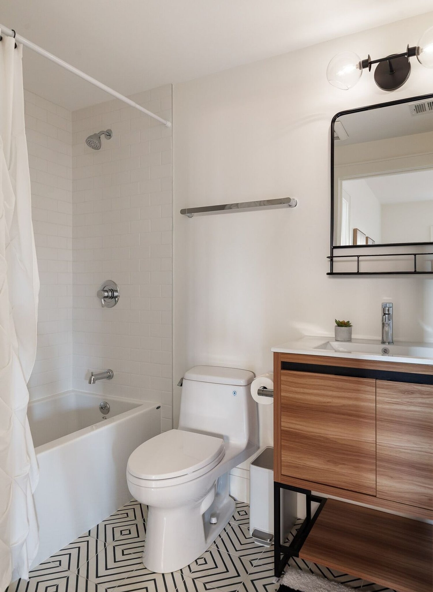 Building Photo - 84 Highland Ave