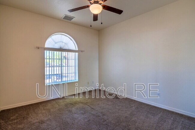 Building Photo - 4926 Mesa Blanca Way