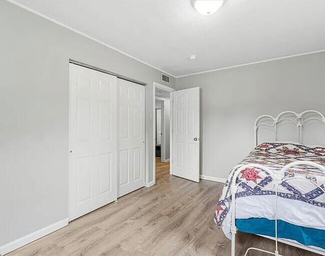 Building Photo - 284 Ramsey Ln