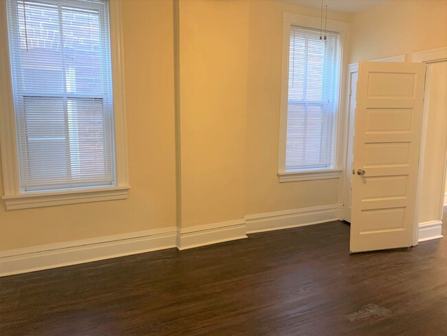 Building Photo - 1077 S Taylor Ave