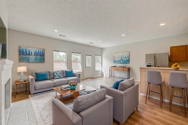 Building Photo - 4126 Surreydon Dr