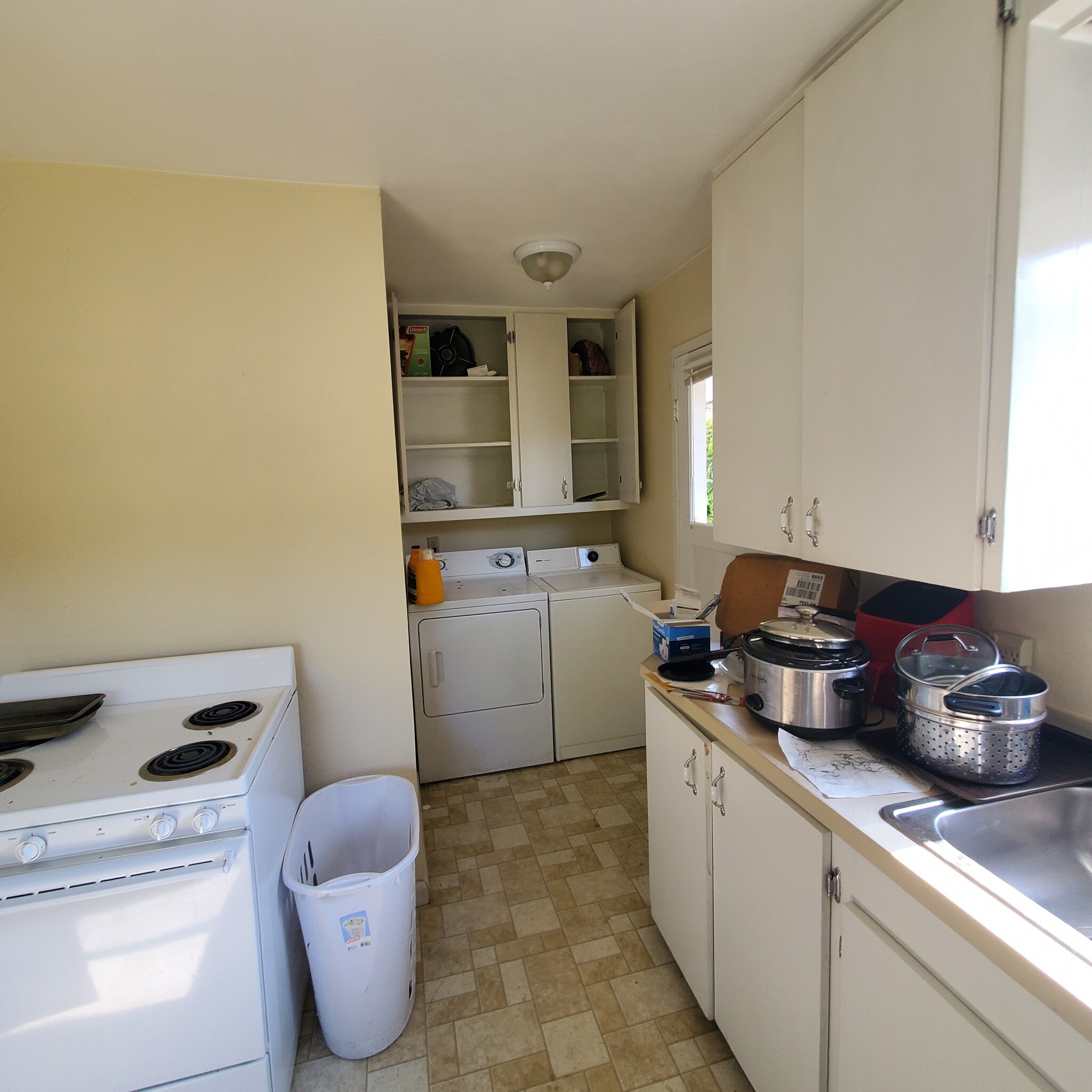 kitchen/laundry - 187 Ogle Ave