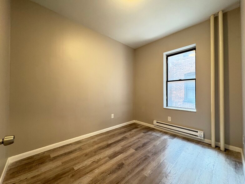 6 Bergen Ave 13 - 12 Bergen Ave