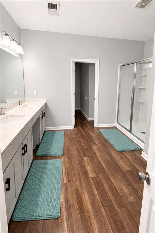 Building Photo - 39 Crescent Chase