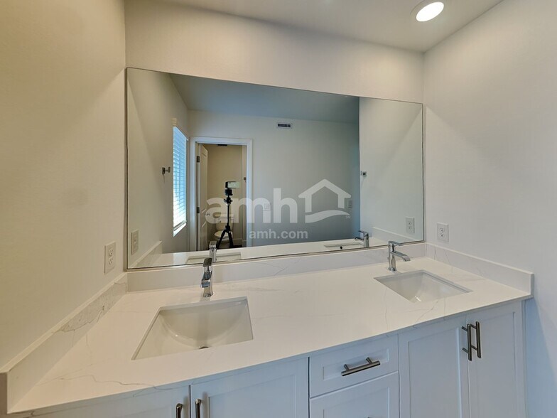 Building Photo - 8135 Braavos Peninsula Ave