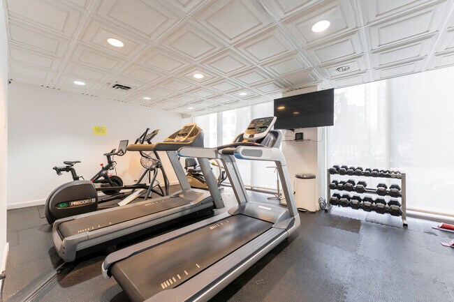 Building Photo - 253 E Delaware Pl