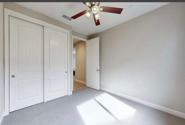 Building Photo - 443 Eel River Ln