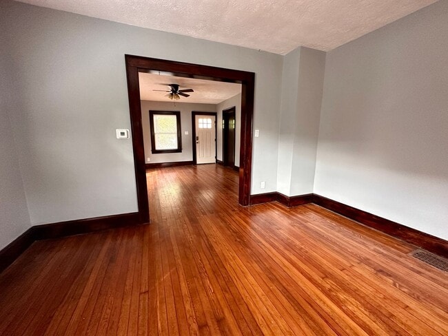 Building Photo - DEPOSIT MOVES YOU IN! No rent due until Au...