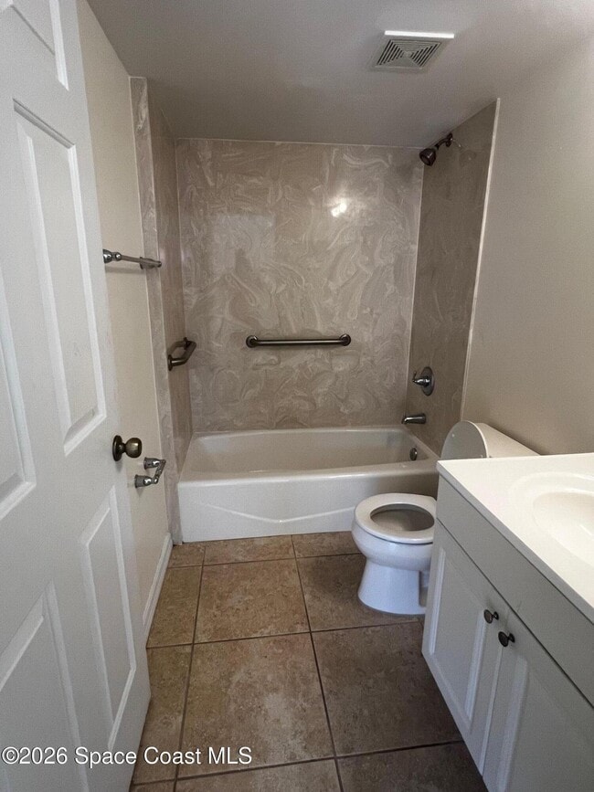 Building Photo - 11195 Roseland Rd