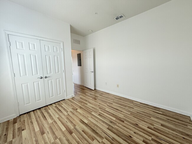 Building Photo - 3326 Robert Trent Jones Dr