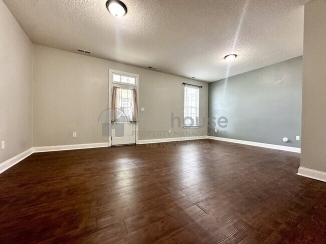 Building Photo - 4452 Leamore Square Rd