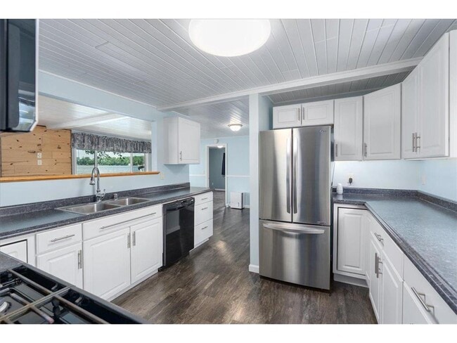 Building Photo - 773 US-63