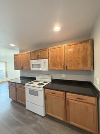 Building Photo - 240 Midway Ave