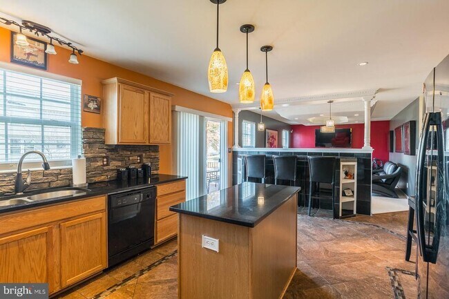 Building Photo - 16397 Topsail Ln