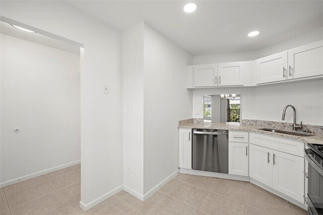 Building Photo - 8699 Bardmoor Blvd