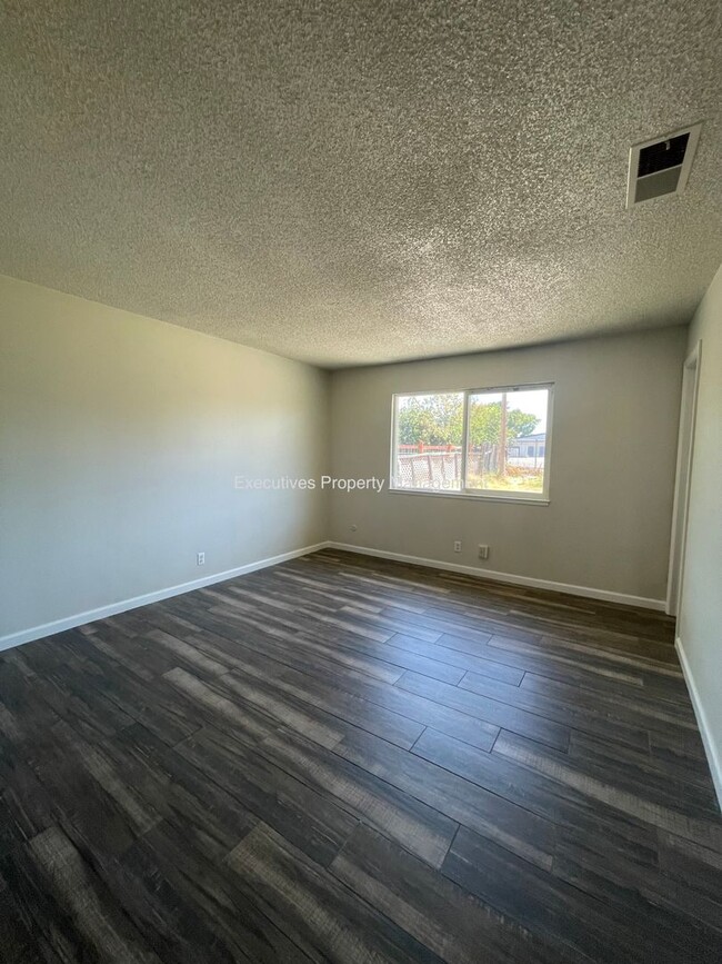 Building Photo - 3200 Virginia St