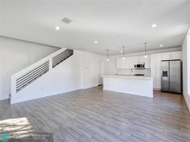 Building Photo - 116 NW 41st St