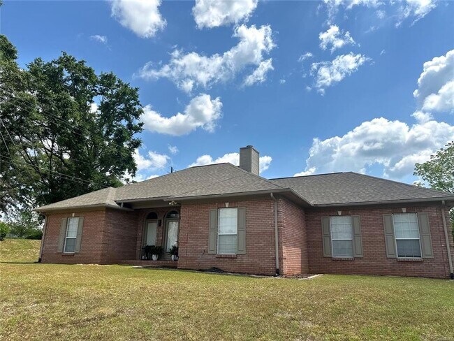 Building Photo - Available December!