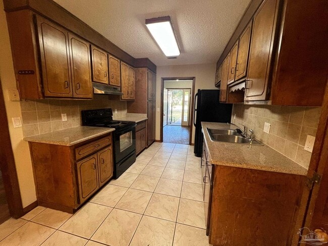 Building Photo - 3131 Oxford Cir