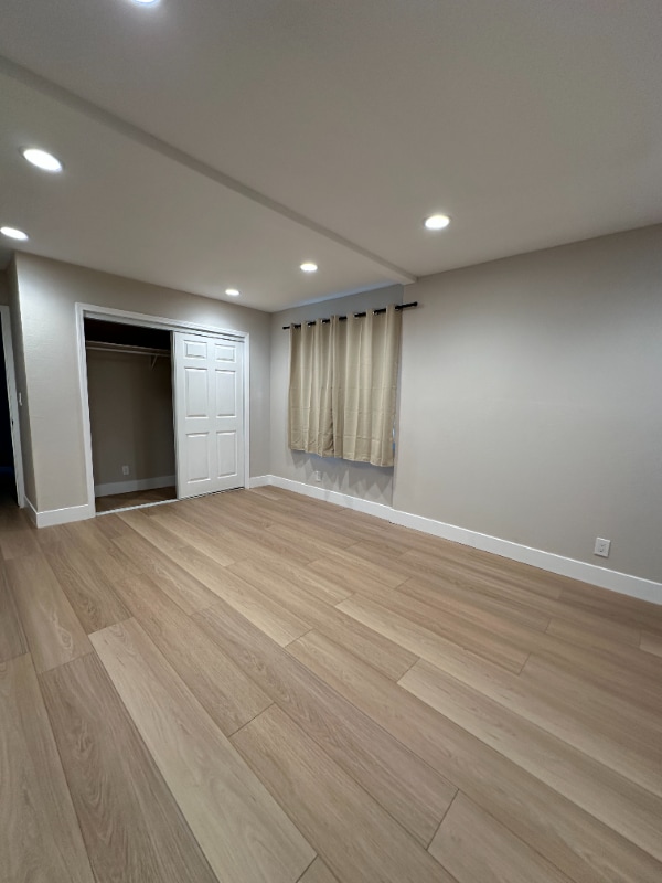 Building Photo - 276 Lippert Ave