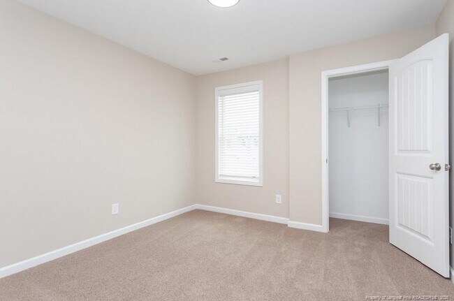 Building Photo - 961 Kingscote Dr